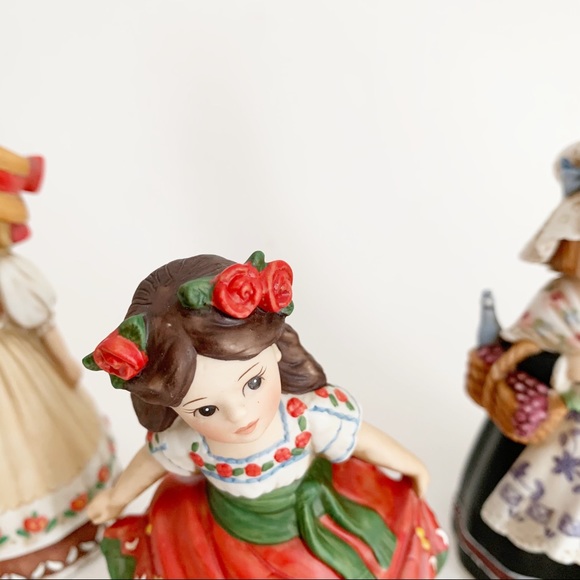 Vtg 1992 Enesco Belles Porcelain Figurine Set of 4 - Picture 12 of 16